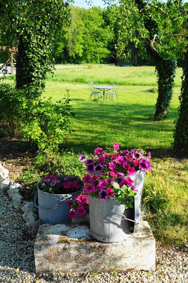 Le Chemin Bed and Breakfast Challignac Exterior foto