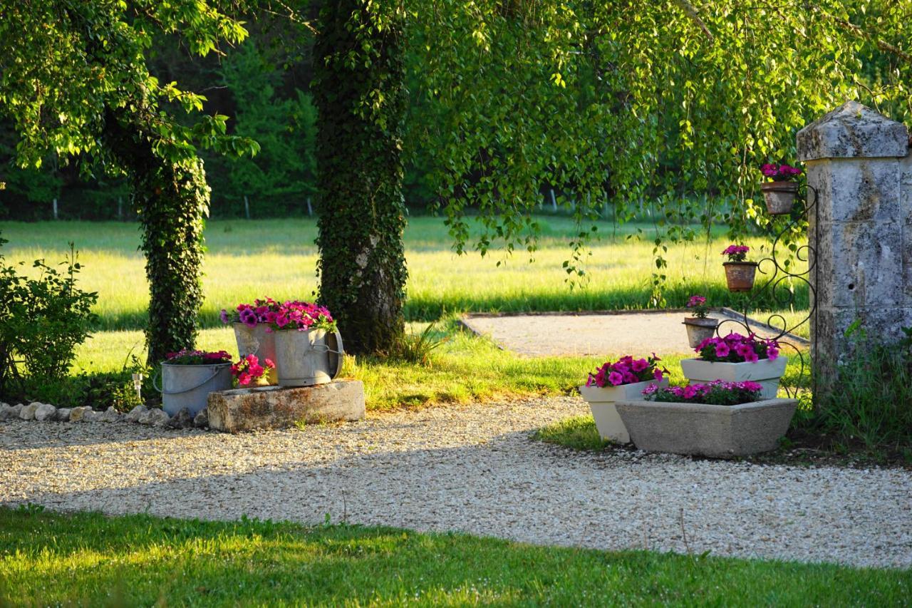 Le Chemin Bed and Breakfast Challignac Exterior foto