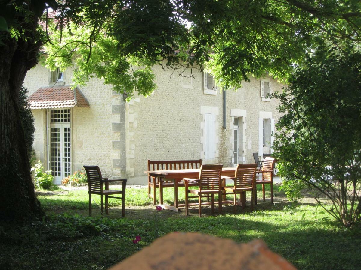 Le Chemin Bed and Breakfast Challignac Exterior foto